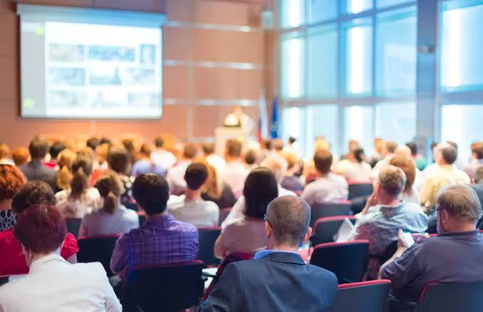 Interviewreihe mit unseren Referent*innen geht weiter 🥳